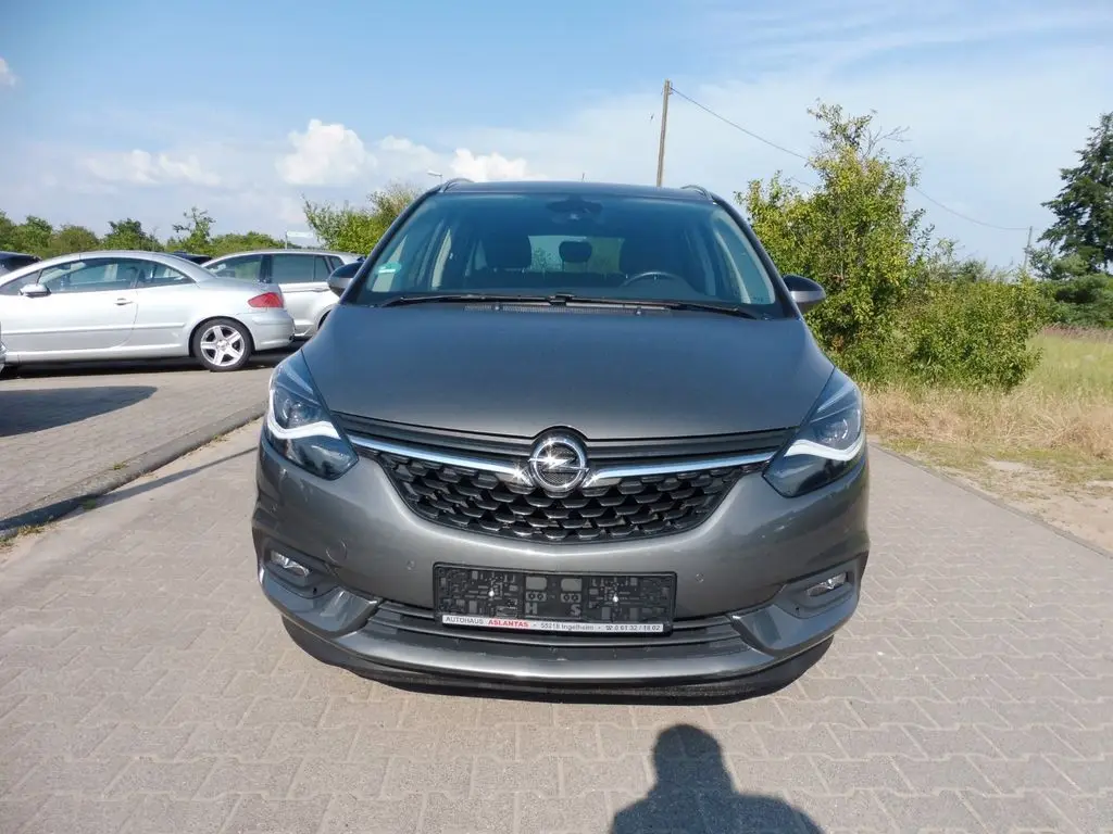 Photo 1 : Opel Zafira 2018 Essence