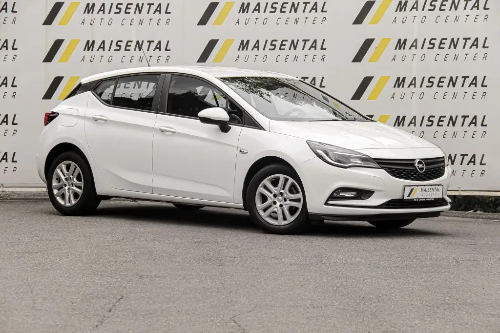 Photo 1 : Opel Astra 2015 Petrol