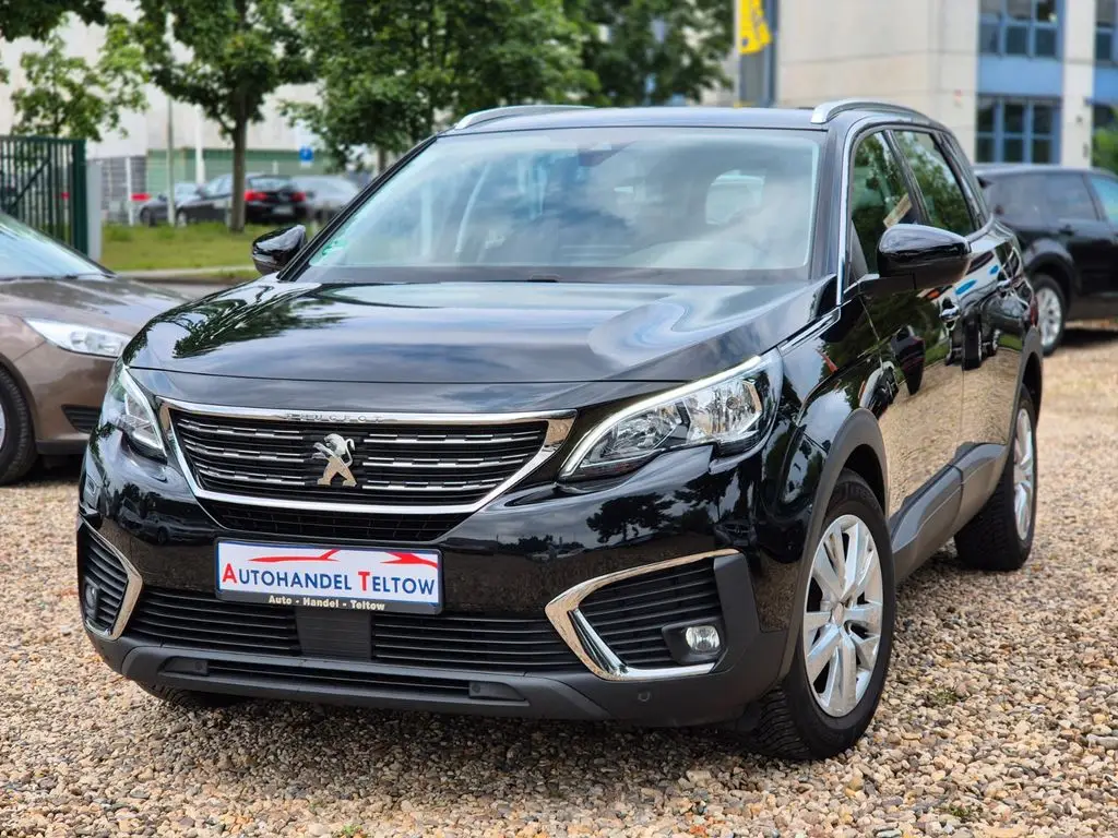 Photo 1 : Peugeot 5008 2017 Petrol