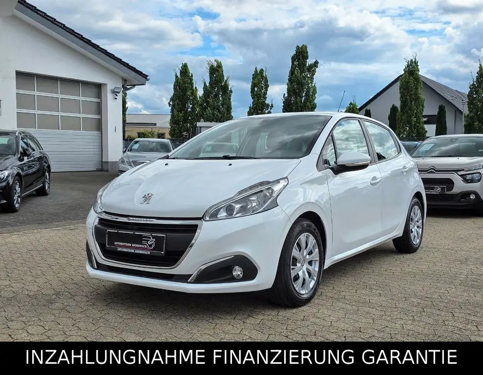 Photo 1 : Peugeot 208 2016 Essence