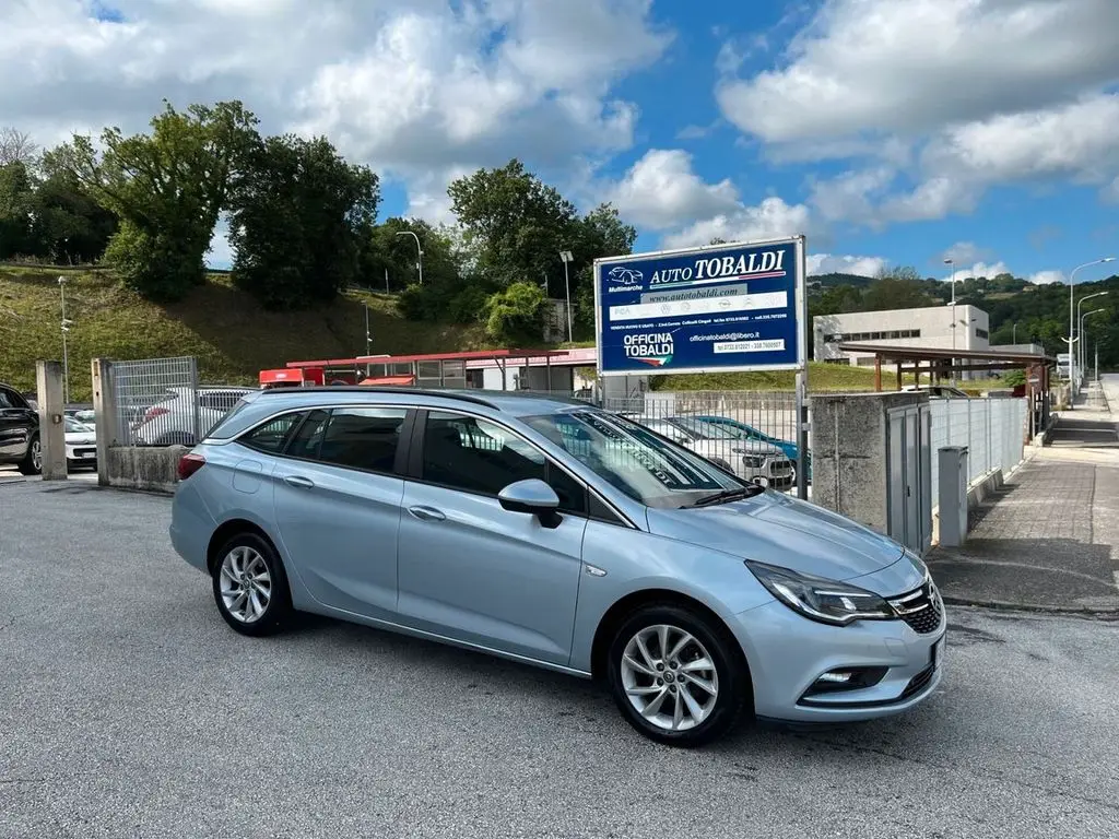 Photo 1 : Opel Astra 2019 Diesel