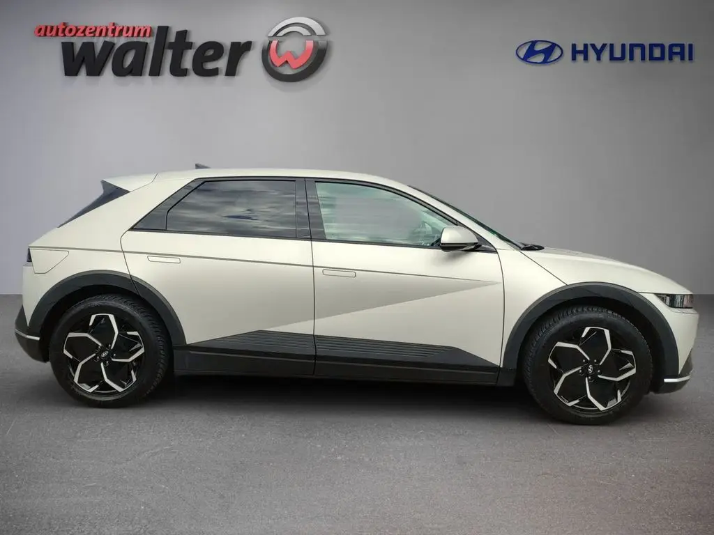 Photo 1 : Hyundai Ioniq 2023 Not specified