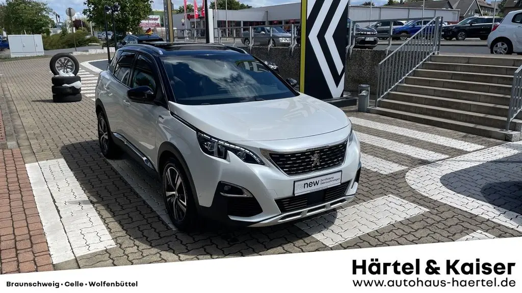 Photo 1 : Peugeot 3008 2018 Petrol