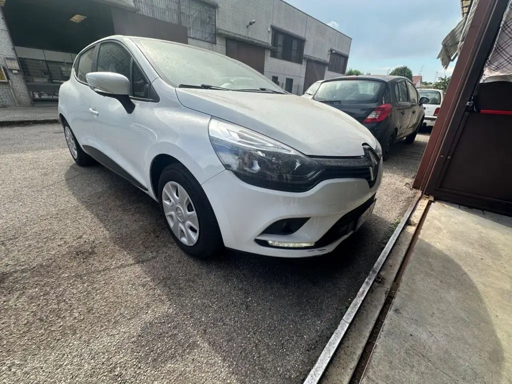 Photo 1 : Renault Clio 2017 LPG