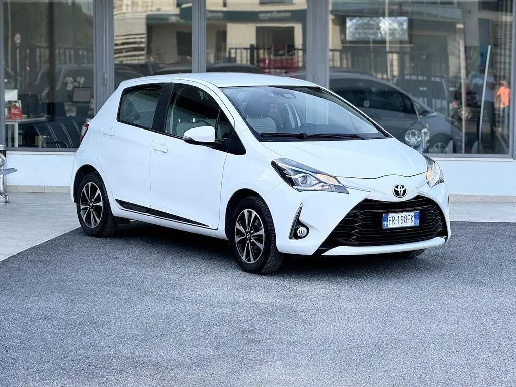 Photo 1 : Toyota Yaris 2018 Petrol