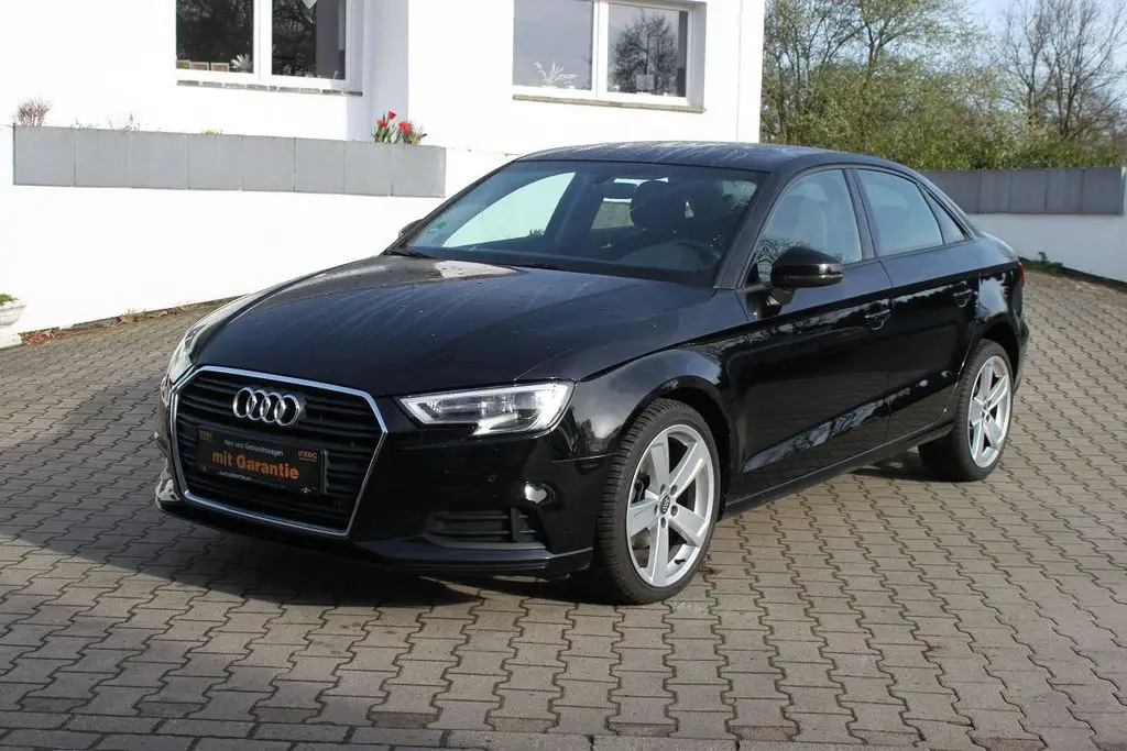 Photo 1 : Audi A3 2018 Petrol