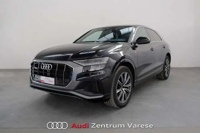 Photo 1 : Audi Q8 2022 Petrol