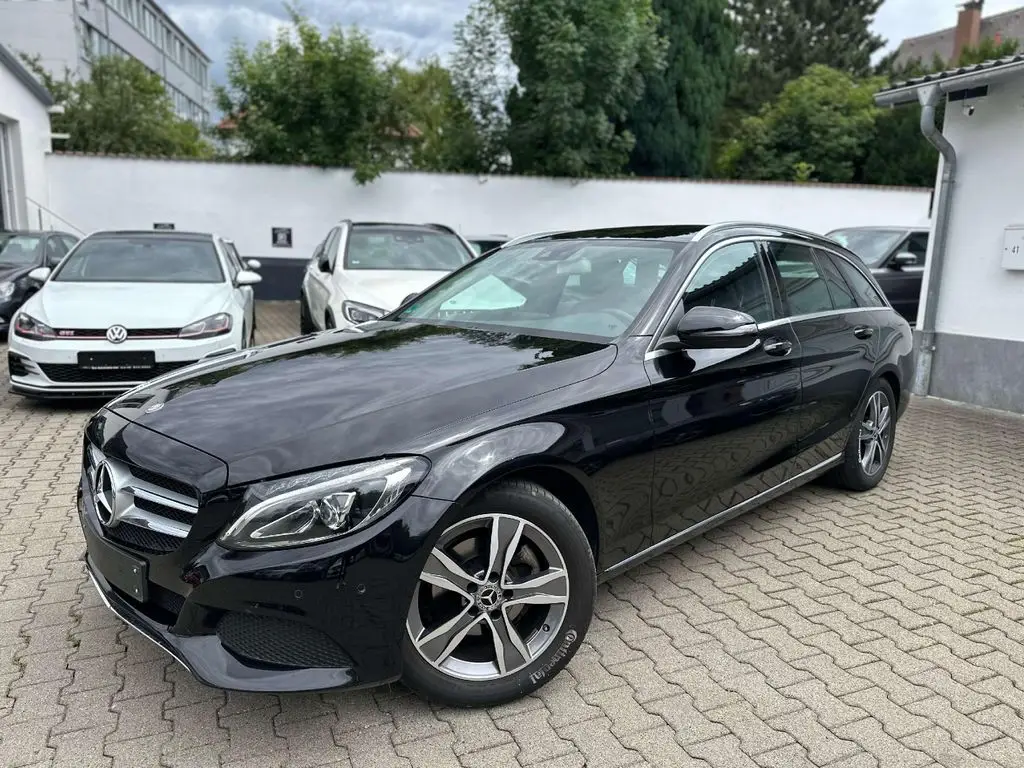 Photo 1 : Mercedes-benz Classe C 2017 Petrol