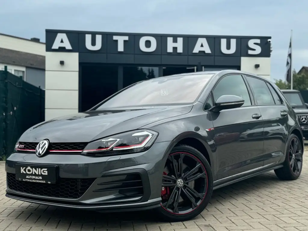 Photo 1 : Volkswagen Golf 2019 Petrol