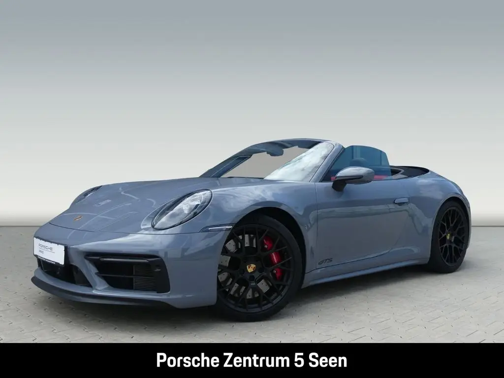 Photo 1 : Porsche 992 2022 Essence