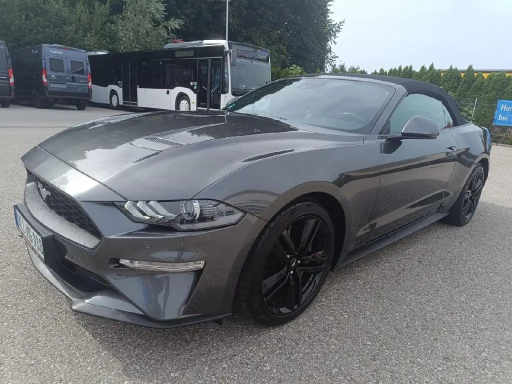 Photo 1 : Ford Mustang 2019 Petrol