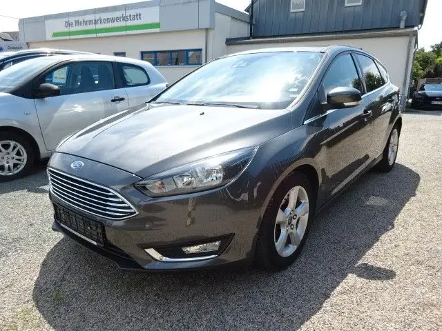 Photo 1 : Ford Focus 2016 Petrol