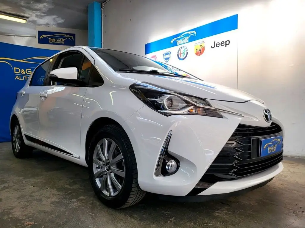 Photo 1 : Toyota Yaris 2017 Petrol