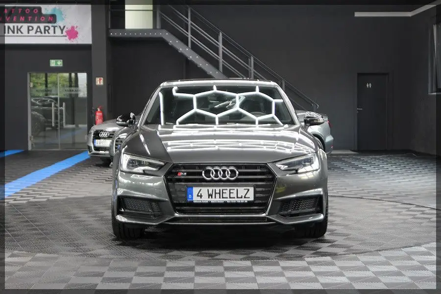 Photo 1 : Audi S4 2018 Essence