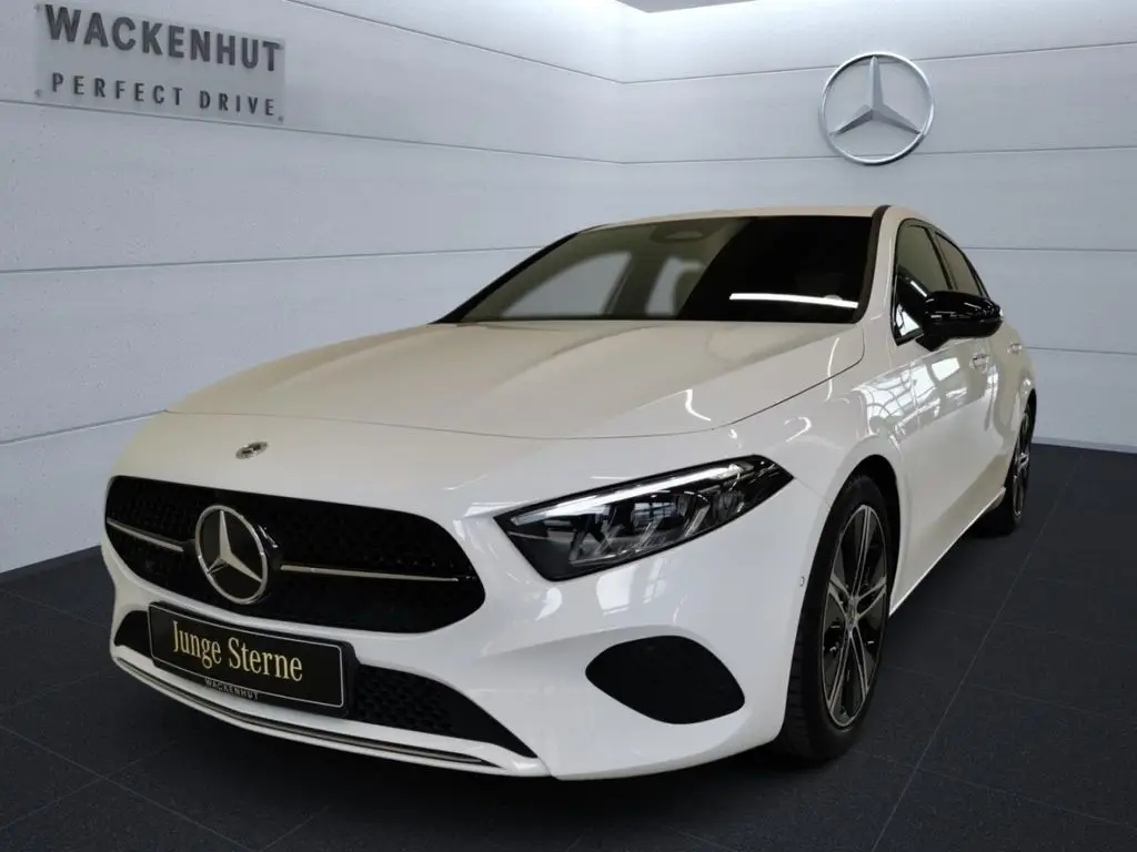 Photo 1 : Mercedes-benz Classe A 2023 Petrol