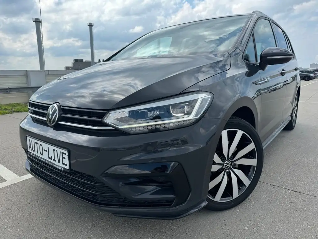 Photo 1 : Volkswagen Touran 2021 Essence