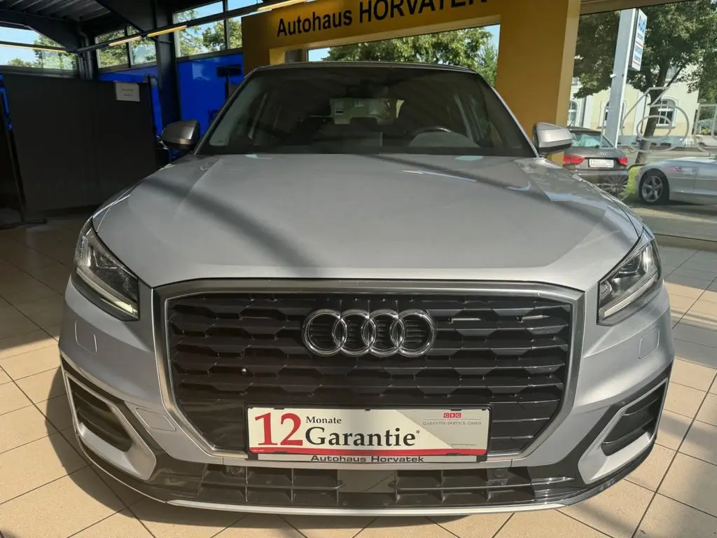 Photo 1 : Audi Q2 2018 Petrol