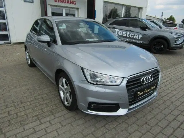 Photo 1 : Audi A1 2017 Petrol