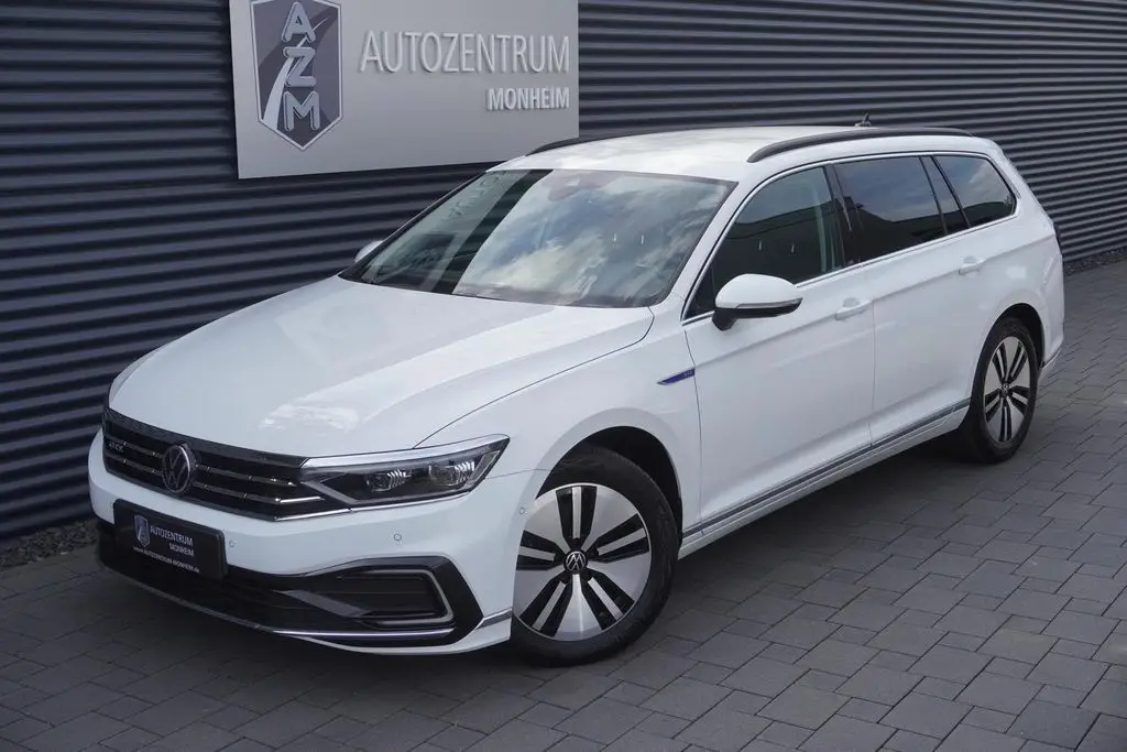 Photo 1 : Volkswagen Passat 2021 Hybride