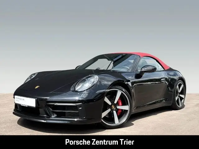Photo 1 : Porsche 992 2021 Petrol