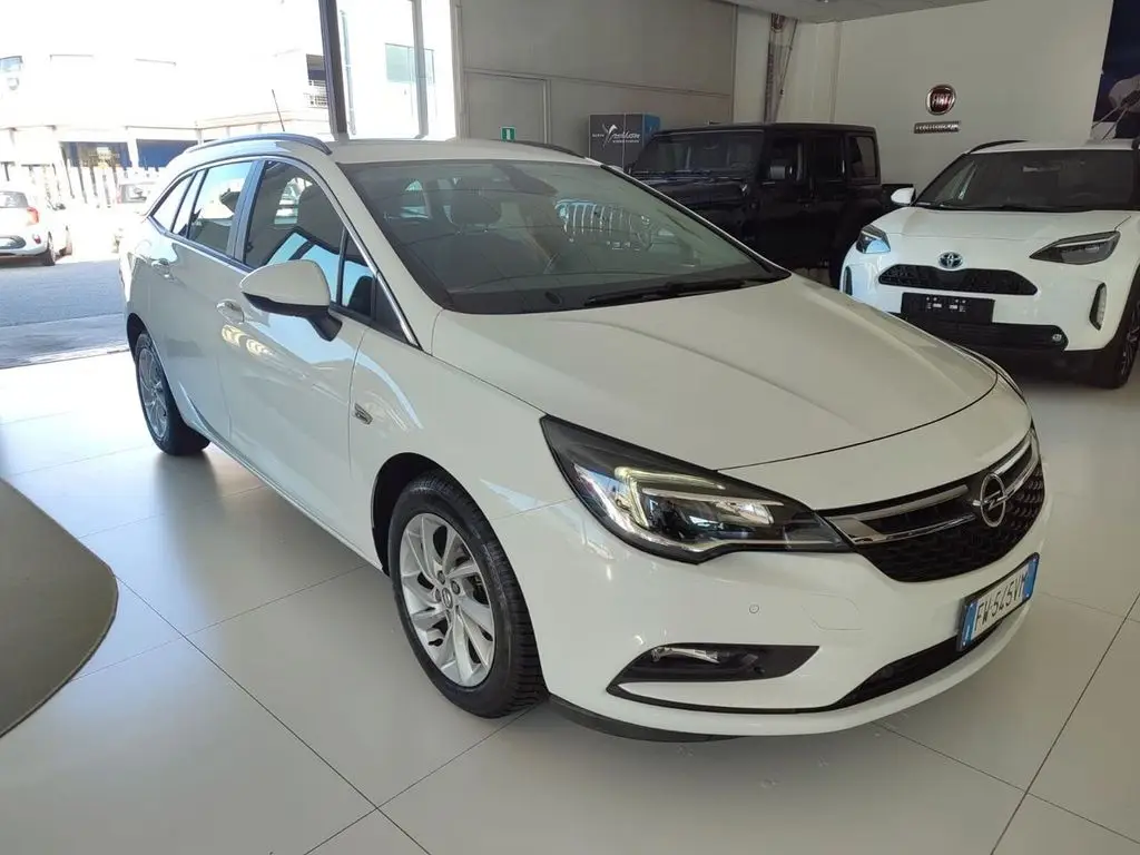 Photo 1 : Opel Astra 2019 Diesel