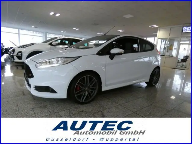 Photo 1 : Ford Fiesta 2017 Petrol