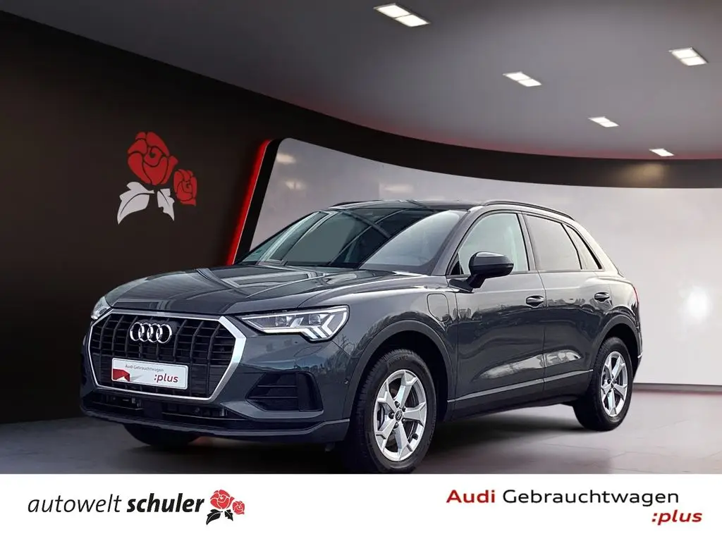 Photo 1 : Audi Q3 2023 Essence