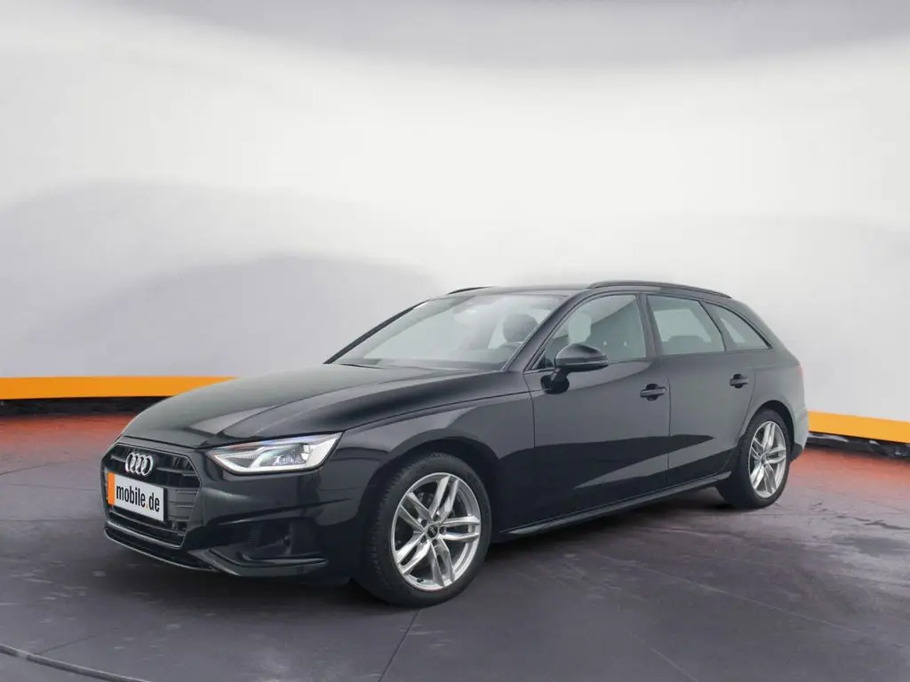 Photo 1 : Audi A4 2023 Petrol