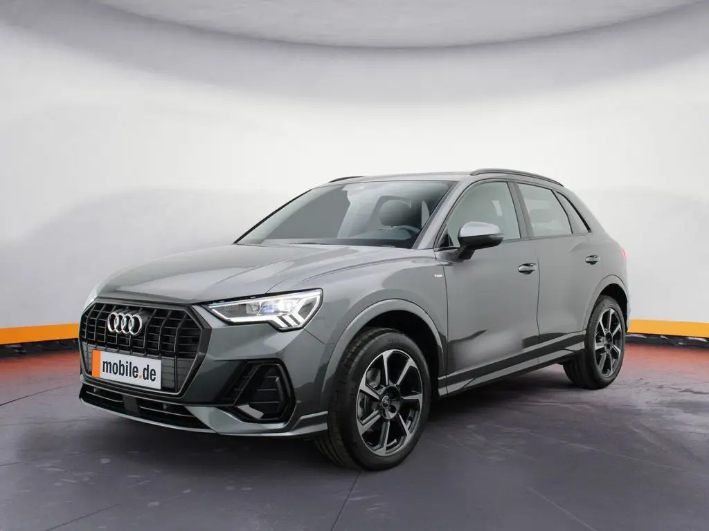 Photo 1 : Audi Q3 2023 Petrol