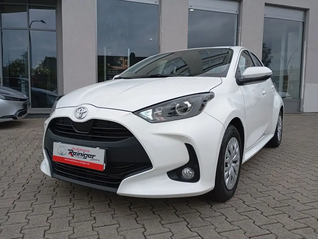 Photo 1 : Toyota Yaris 2023 Petrol