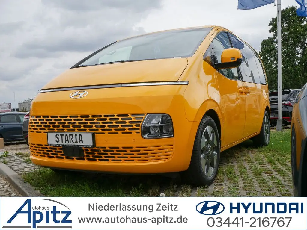 Photo 1 : Hyundai Staria 2024 Diesel