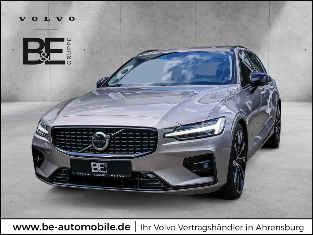 Photo 1 : Volvo V60 2024 Diesel