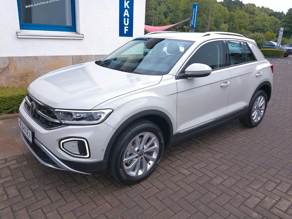 Photo 1 : Volkswagen T-roc 2024 Essence