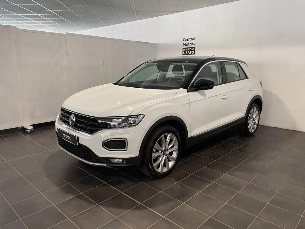 Photo 1 : Volkswagen T-roc 2021 Essence