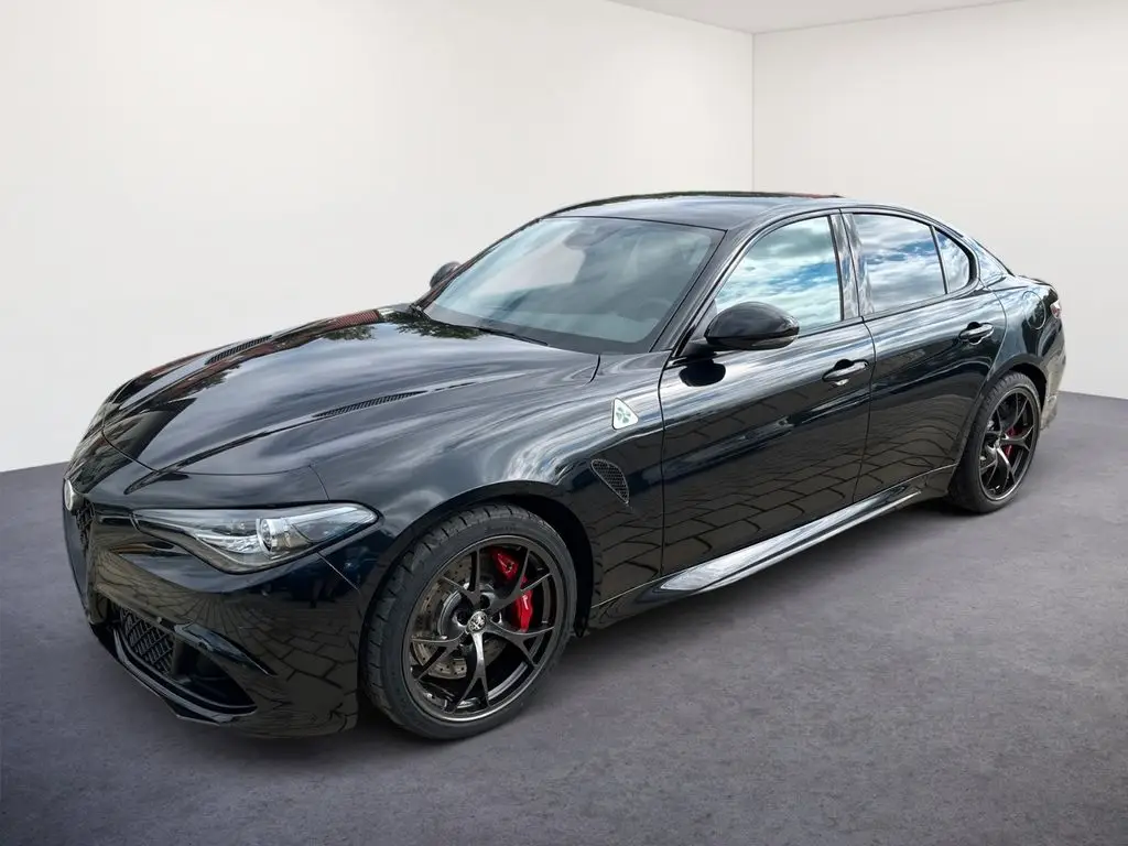 Photo 1 : Alfa Romeo Giulia 2024 Petrol