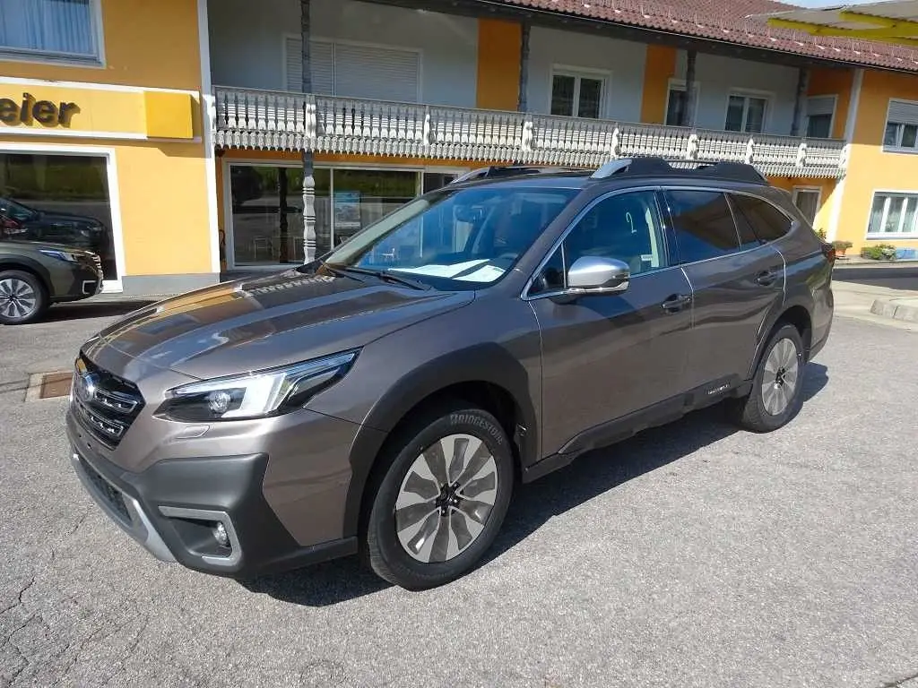 Photo 1 : Subaru Outback 2024 Petrol