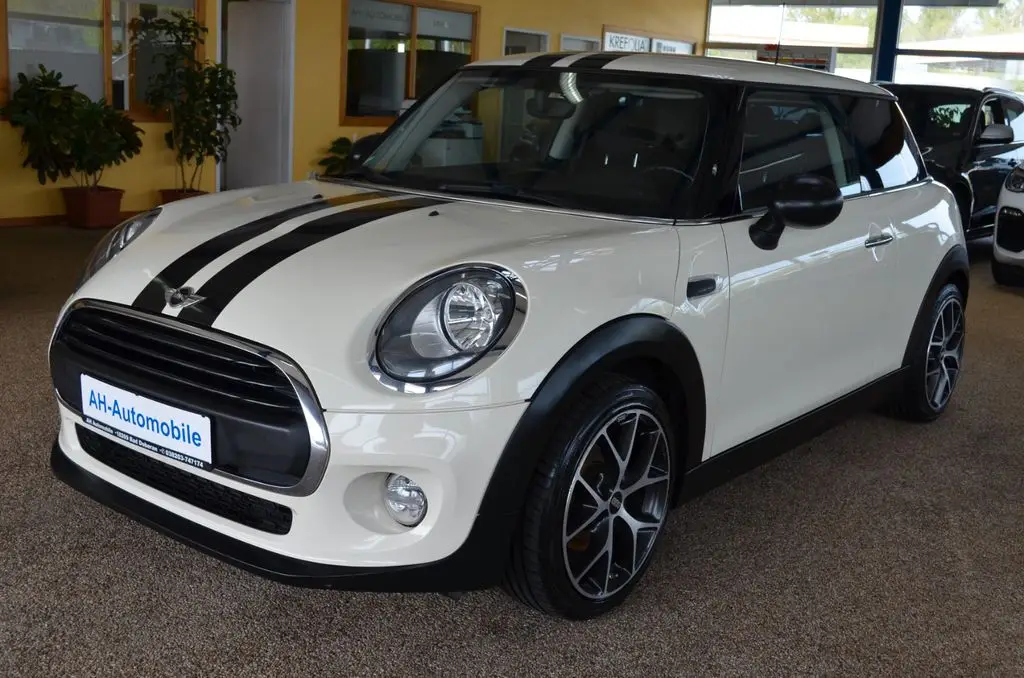 Photo 1 : Mini One 2015 Petrol