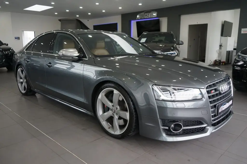 Photo 1 : Audi S8 2016 Petrol