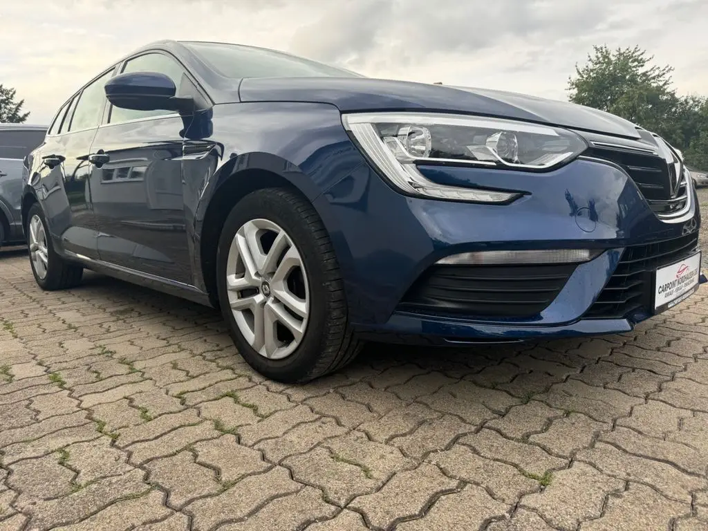 Photo 1 : Renault Megane 2018 Essence