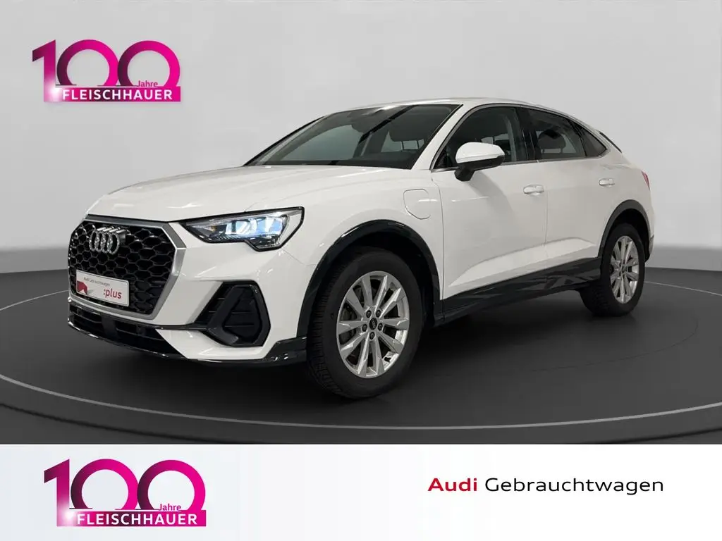 Photo 1 : Audi Q3 2022 Hybrid