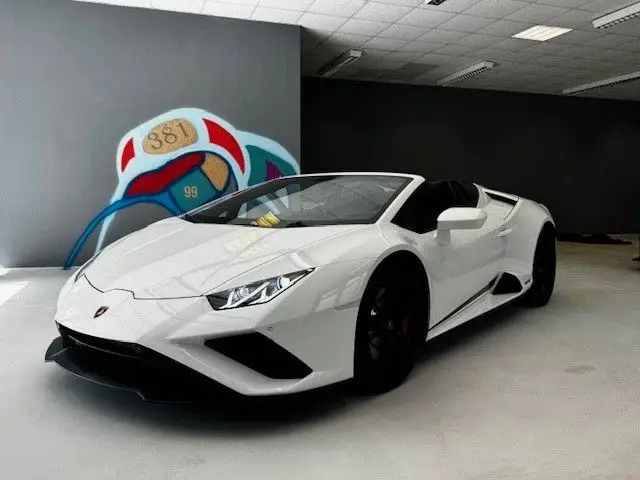 Photo 1 : Lamborghini Huracan 2021 Essence