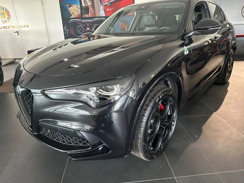 Photo 1 : Alfa Romeo Stelvio 2024 Petrol