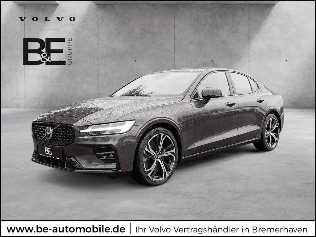 Photo 1 : Volvo S60 2023 Essence