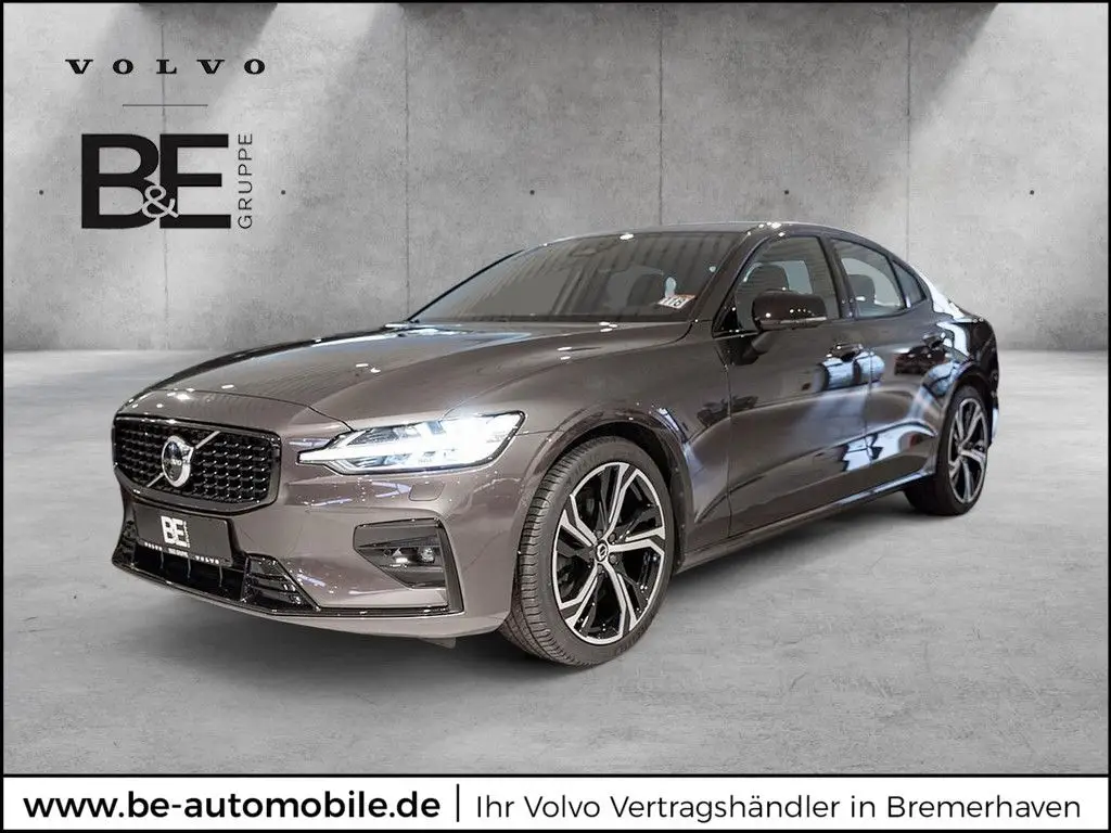 Photo 1 : Volvo S60 2023 Essence