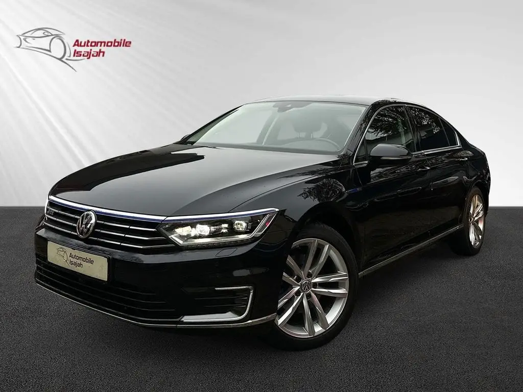 Photo 1 : Volkswagen Passat 2017 Hybride