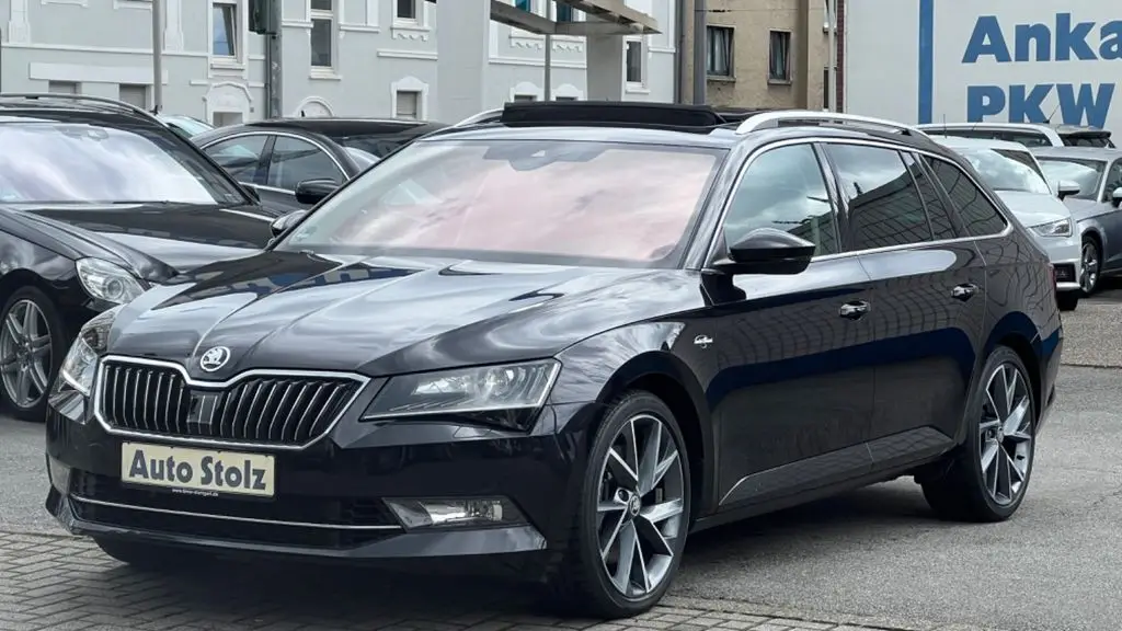 Photo 1 : Skoda Superb 2019 Petrol