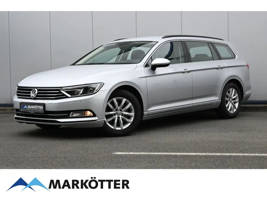 Photo 1 : Volkswagen Passat 2017 Essence