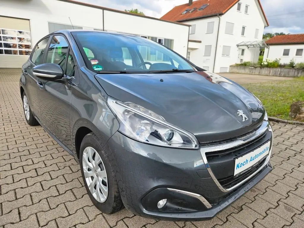 Photo 1 : Peugeot 208 2015 Petrol