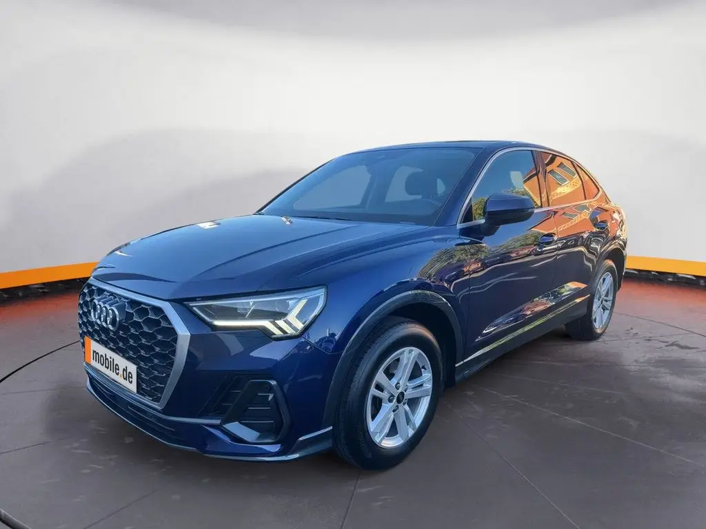 Photo 1 : Audi Q3 2021 Petrol