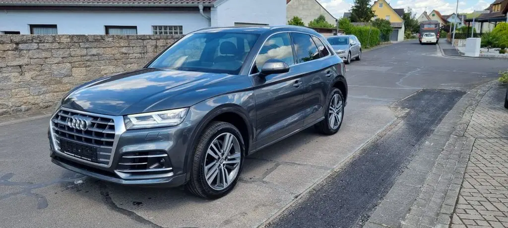 Photo 1 : Audi Q5 2018 Petrol